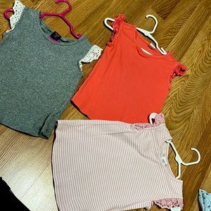 Bundle of 3 tank tops